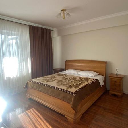 Appartement Avec 2 Chambres En Centre Ville 基希讷乌 外观 照片