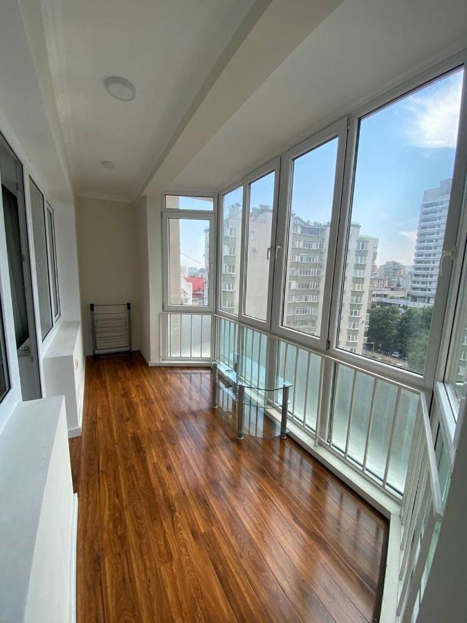 Appartement Avec 2 Chambres En Centre Ville 基希讷乌 外观 照片